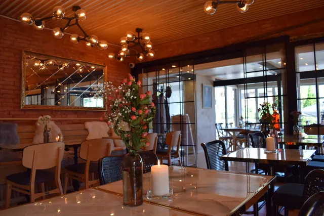 Cafe Le Port