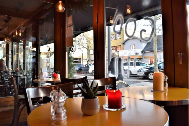 Cafe Mango
