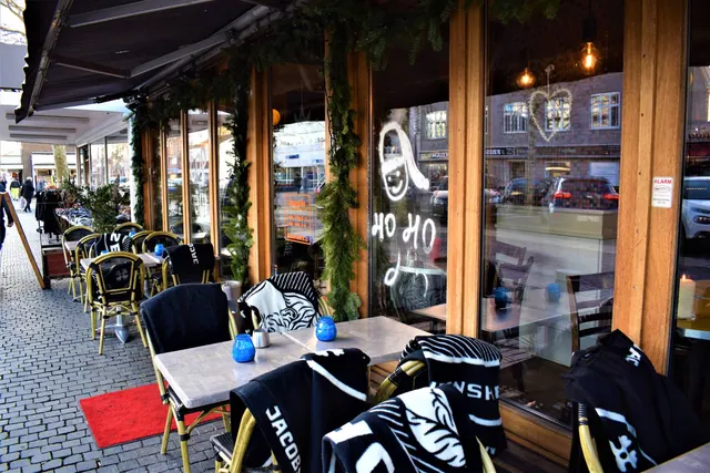 Cafe Mango