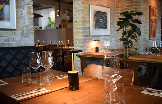 Garden Restaurant & Bar