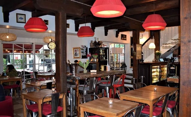 Olivia Brasserie