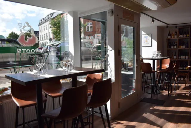 Roots vinbar på Strandvejen i Hellerup