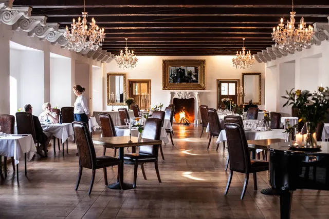 Skrøbelev Gods - Restaurant og ophold